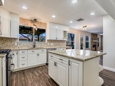 716 Shiny Rock Dr, Austin, TX, 78748