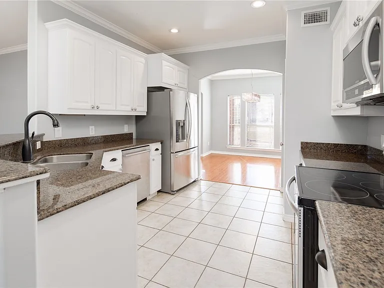 3715 Bridle Ct — Photo 2