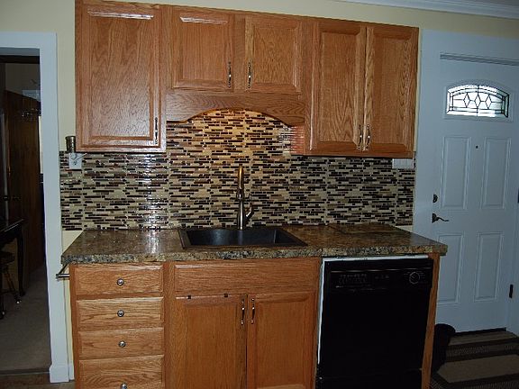 4th image of 1808 Woodside Ave