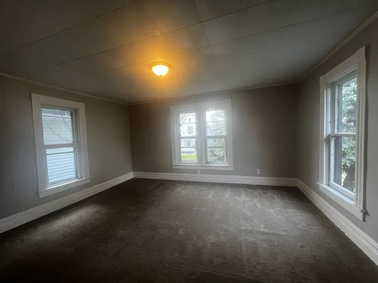 1100 5th St SW — Photo 5