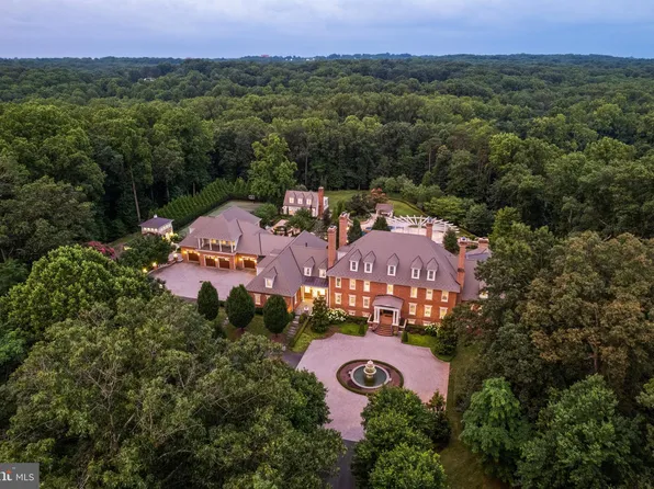 11100 Kings Cavalier Ct, Oakton, VA 22124