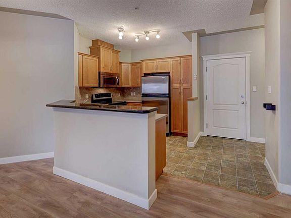 2nd image of 10 N Discovery Ridge Close SW #209