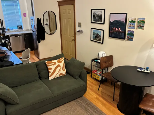 611 W Briar Pl APT 101, Chicago, IL 60657