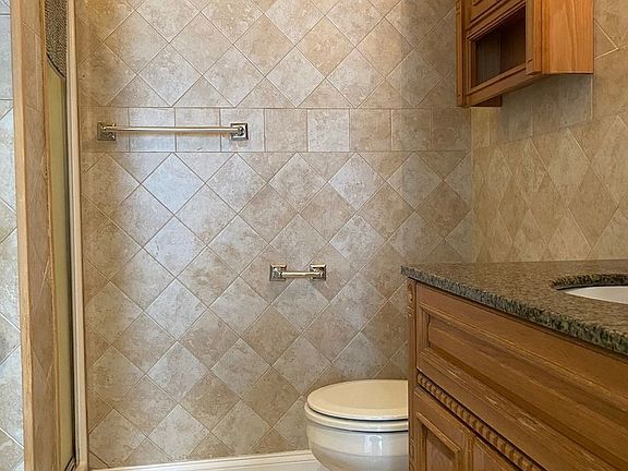 5th image of 387-389 Angell St #3