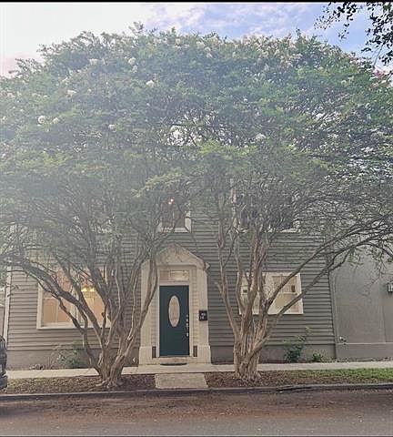 1st image of 622 Pelican St