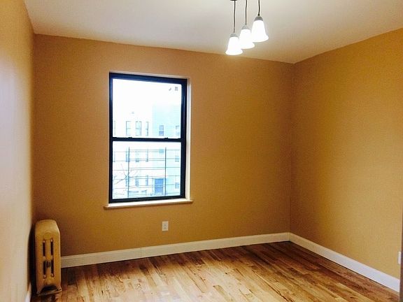 4th image of 210 Putnam Ave #B1
