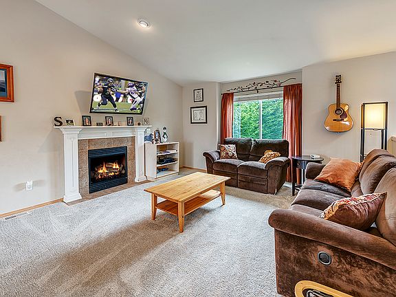 4th image of 18028 Marine Dr