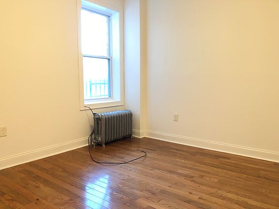 4th image of 11 Gardner Ave #34E