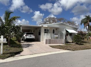 4066 68th St N #801, West Palm Beach, FL 33404