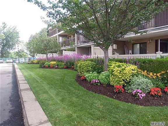 4th image of 25-58 120th St #1