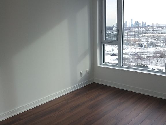 4th image of 30 Samuel Wood Way #1109