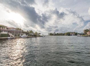 3 Bay Ridge Rd, Key Largo, FL 33037