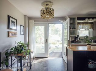 53 James St, Hudson, NY 12534