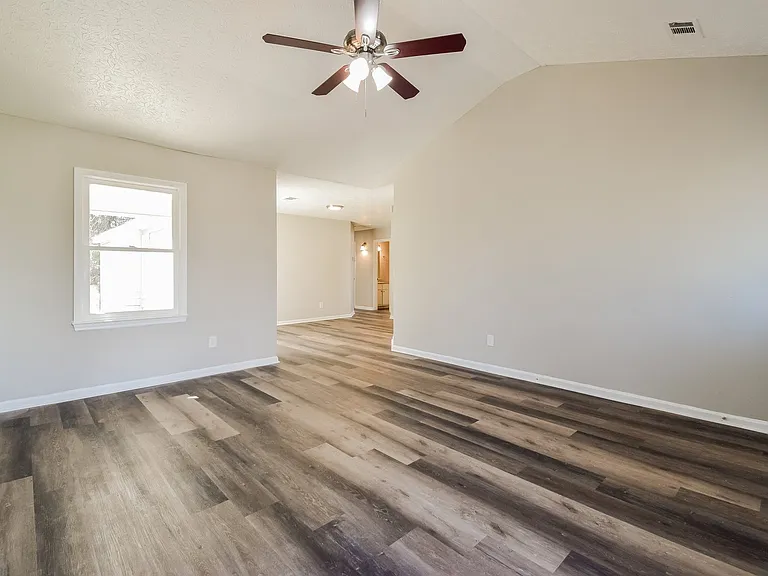 1527004_019_living_room_13542757.jpg