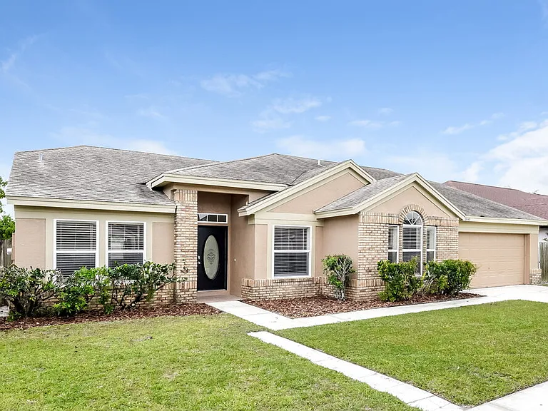 2640 Rolling Broak Dr — Photo 3