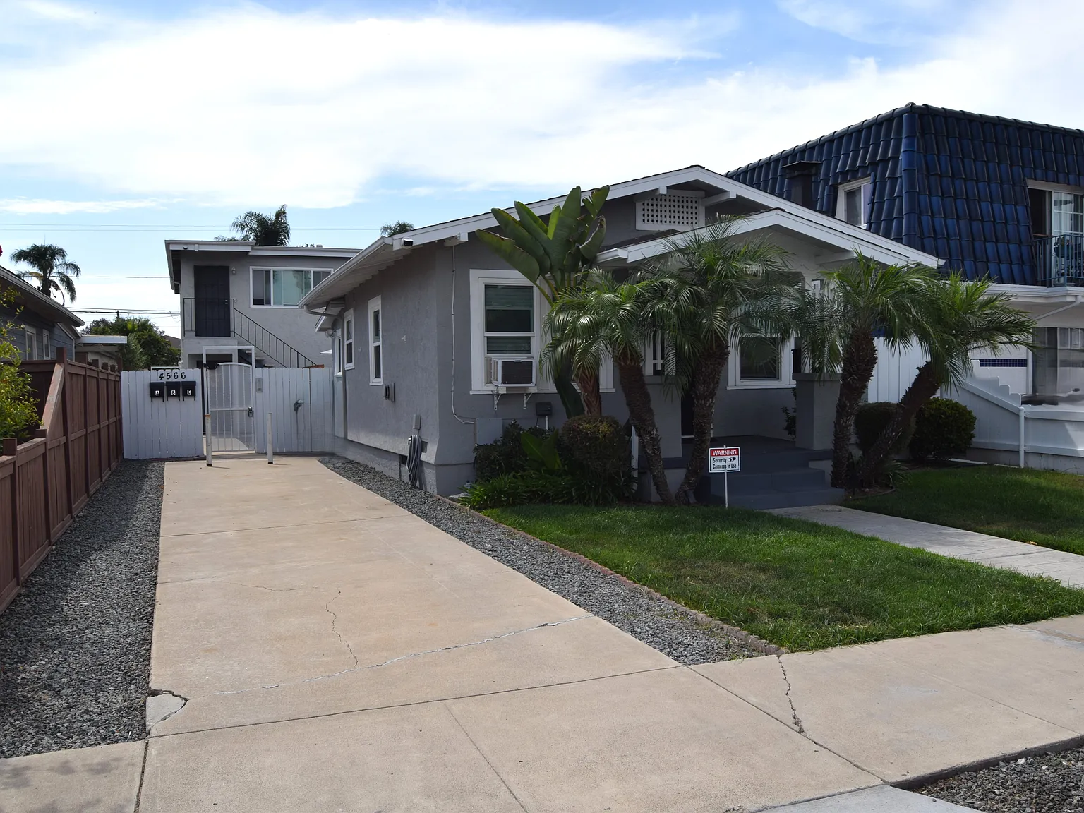 2 bed, 900 sqft, $3,775 — Photo 2