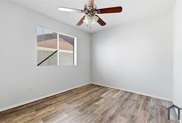 4047 W Sweetwater Ave — Photo 8