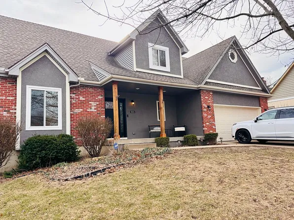 1005 SE Oak Hill Dr, Lees Summit, MO 64081