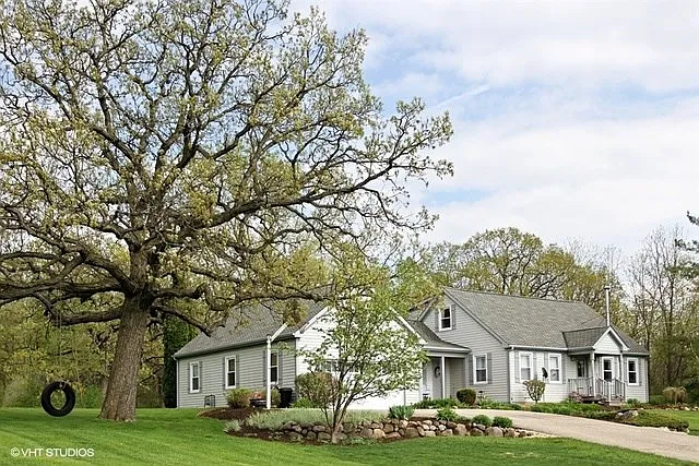 1700 Busse Rd photo 1