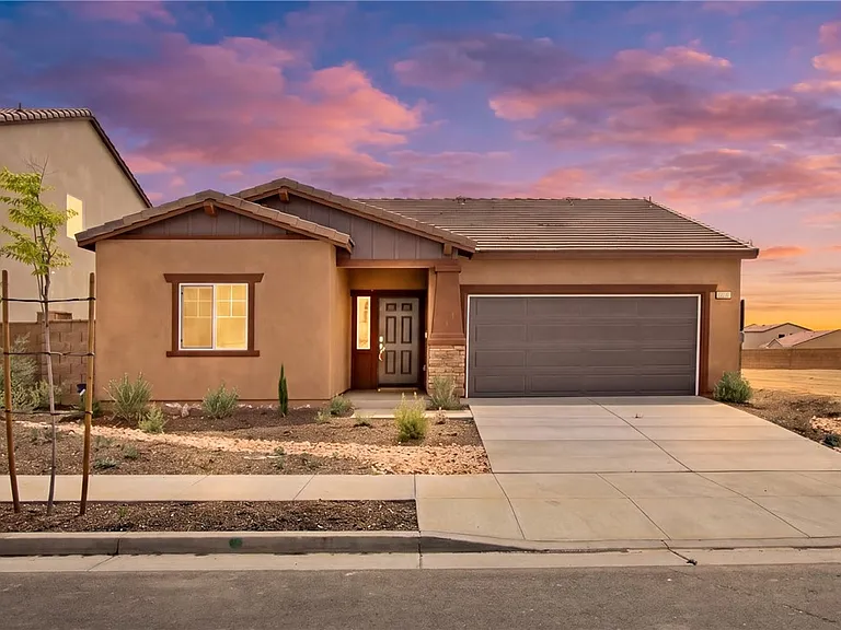 31319 Autumn Blaze Dr — Photo 1