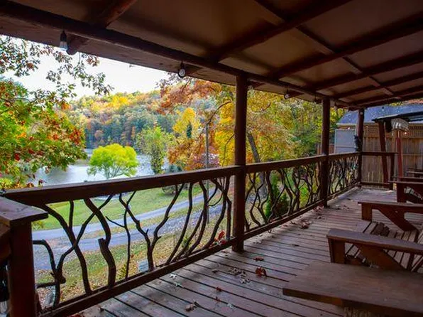 822 Shuler Lk, Bryson City, NC 28771