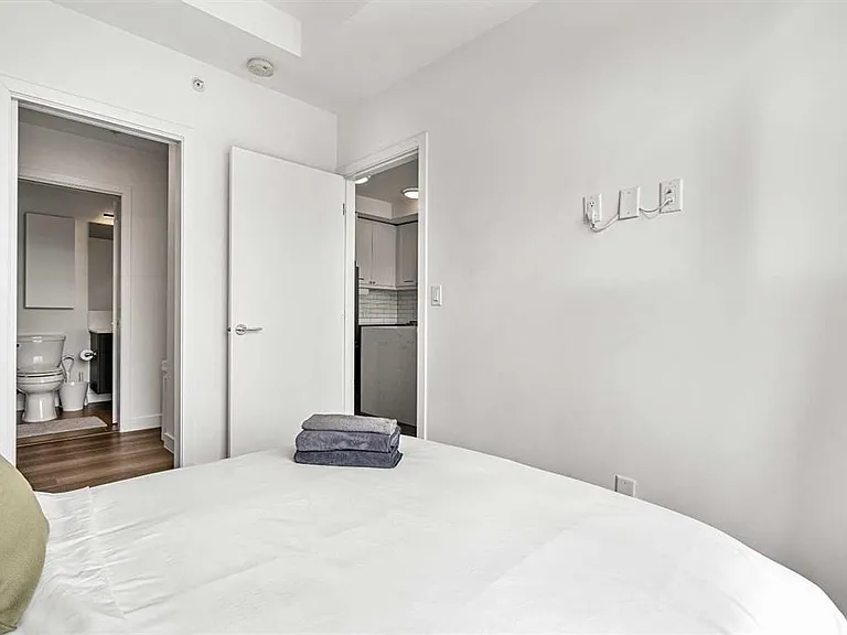 329 9a St NW — Photo 8