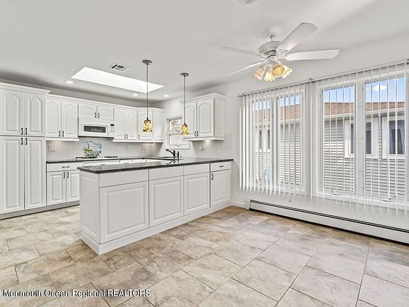 2nd image of 977 Jamaica Boulevard