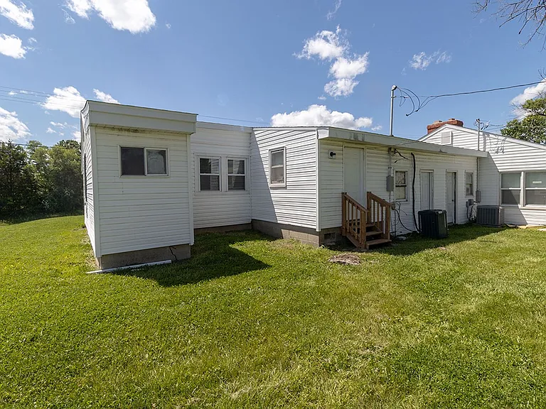 7460 N Wade School Rd #B — Photo 15