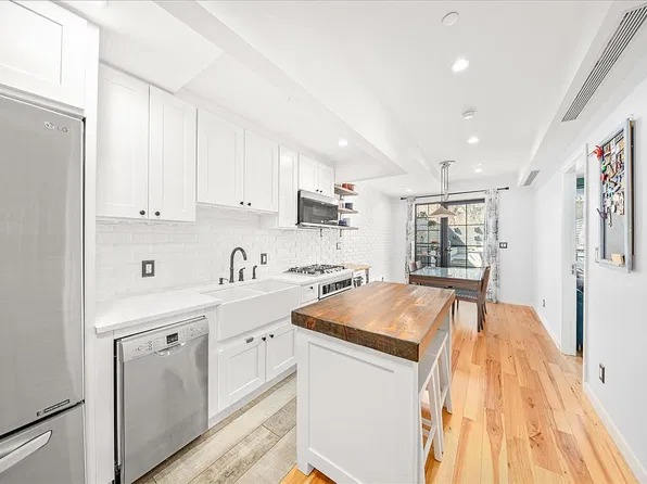 577 Madison St #1B, Brooklyn, NY 11221