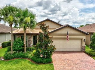 828 SE Villandry Way, Port Saint Lucie, FL 34984