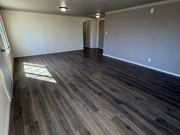 2nd image of 215 SE 16th St