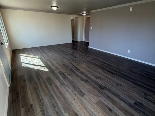 215 SE 16th St, Pendleton, OR 97801