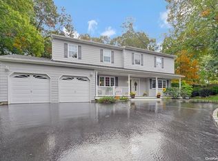 18 Kastal Dr, Ridge, NY 11961