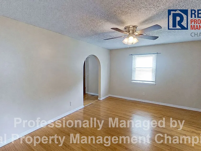 27 East Dr — Photo 4