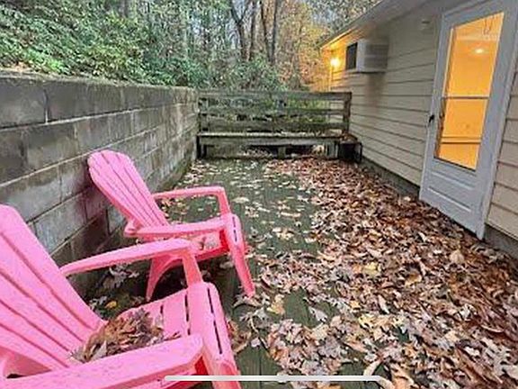 4th image of 4 Stillwell Ln Floor 2