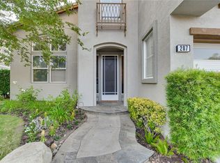 207 Knoll Ridge Rd, Simi Valley, CA 93065
