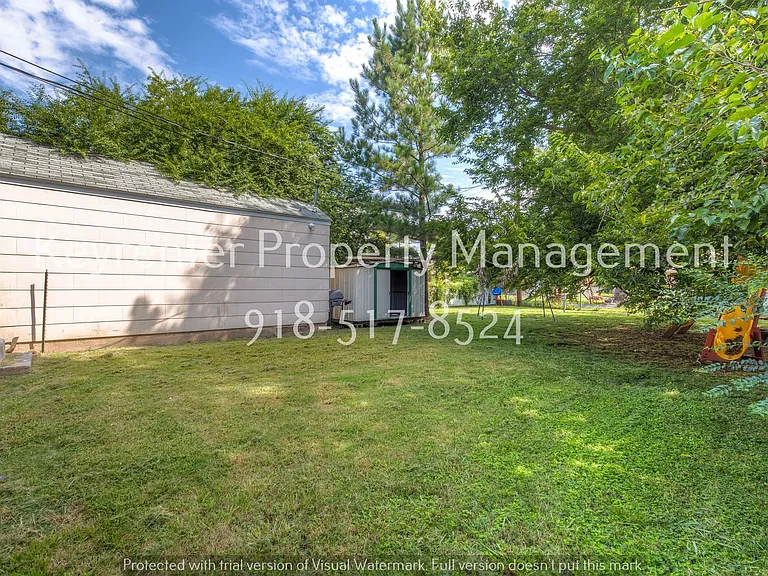729 N Florence Pl — Photo 35