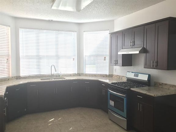 3rd image of 16026 Juniper Grove Dr