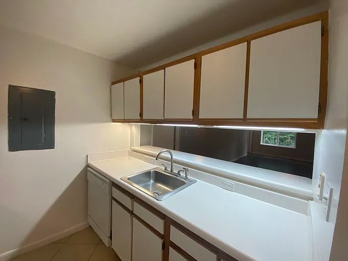 4 bed, 4.0 bath, $1,500 — Photo 4