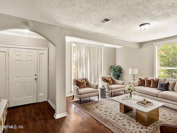 4th image of 1433 W 33RD Street
