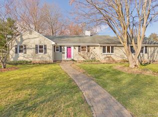 85 Foxridge Rd, West Hartford, CT 06107