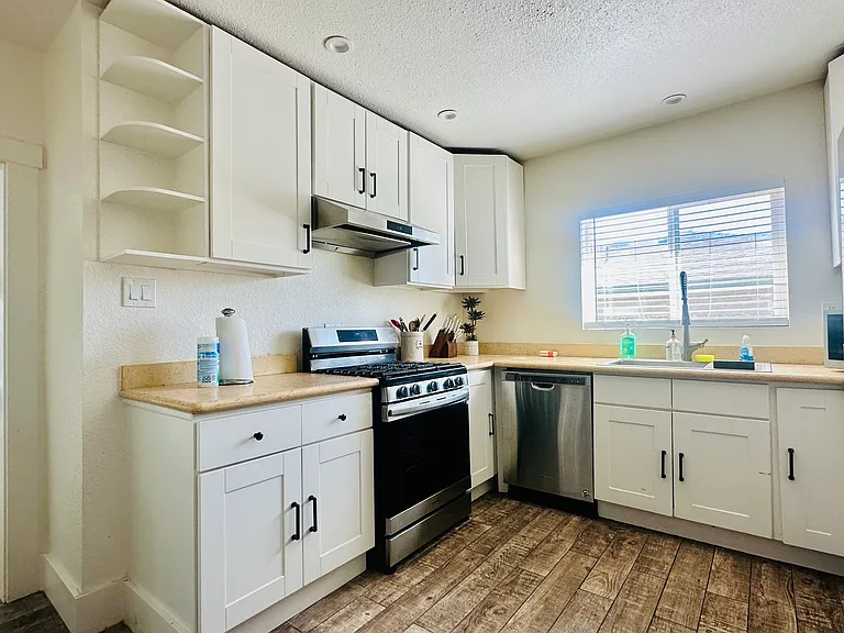 159 Hollywood Ave — Photo 5