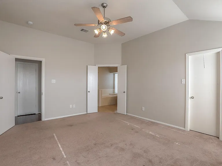 19819 Whispering Hollow Ln — Photo 14