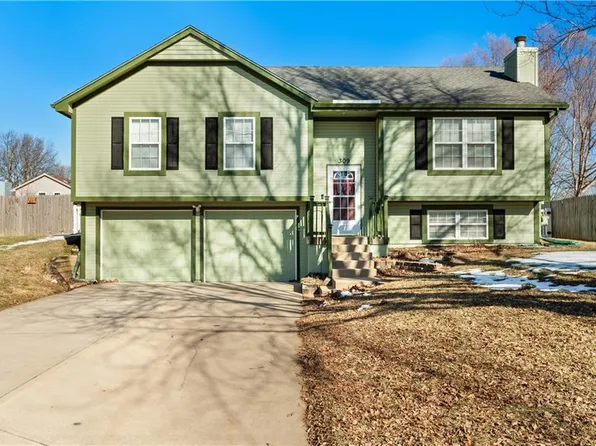 309 NE Fox Trail Dr, Blue Springs, MO 64014