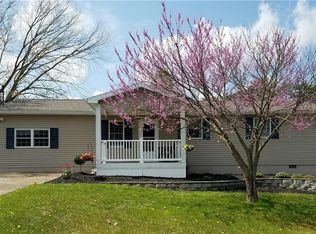 111 Pine Dr, Little Hocking, OH 45742