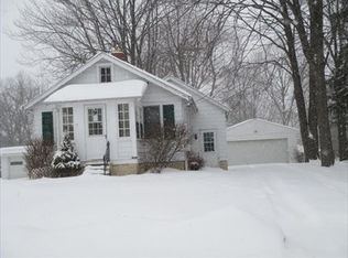 6550 Barton Rd, North Olmsted, OH 44070