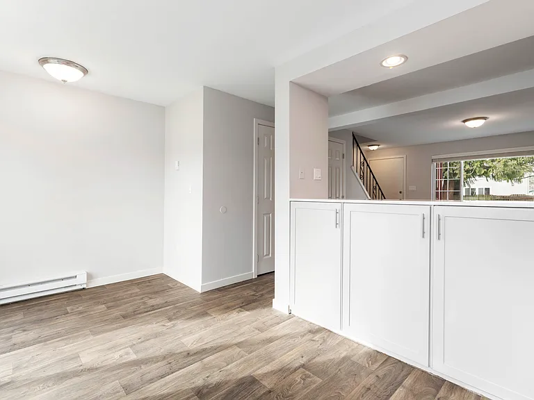 Cedars Apartments & Daffodil Court Townhomes — Photo 16