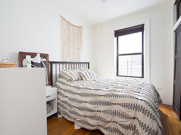 5th image of 242 W 104th St APT 4WR