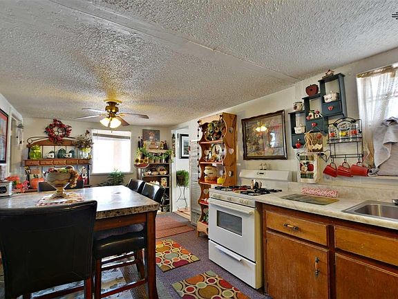 4th image of 906 N Avenue J