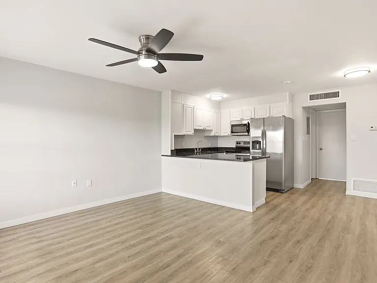 Phillippi Square Apartments — Photo 3